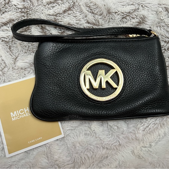 Authentic MK wristlet - Picture 1 of 4